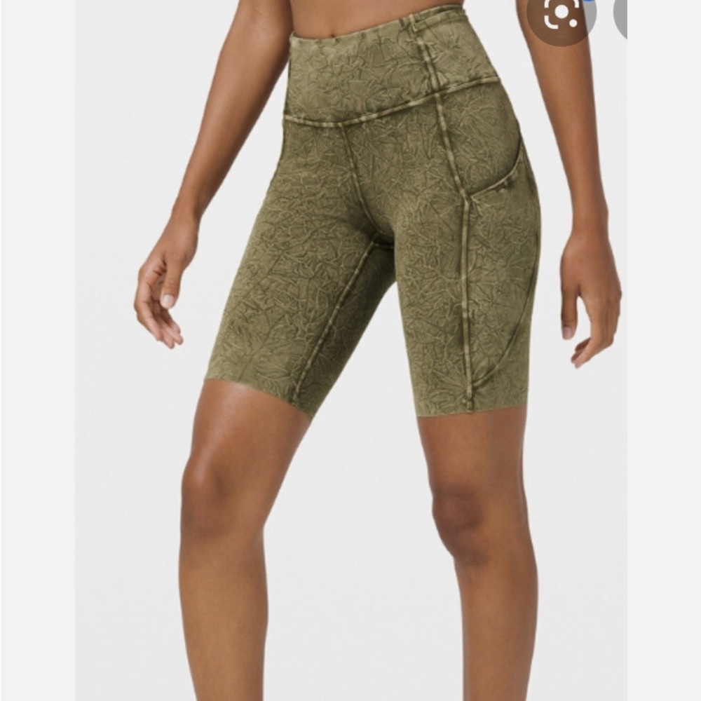 Lululemon Fast and Free HR Short 10” - Sz  8